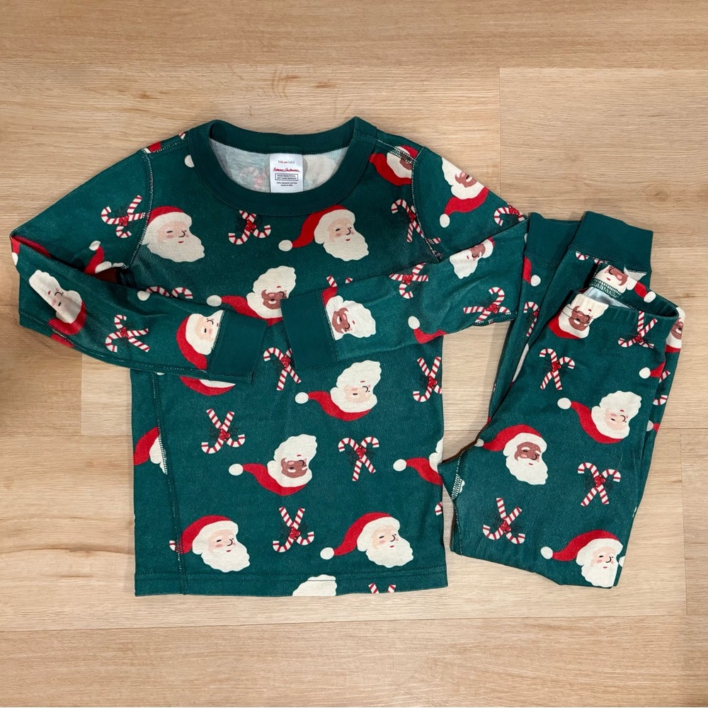 Hanna Andersson Green Santa Pajama Set